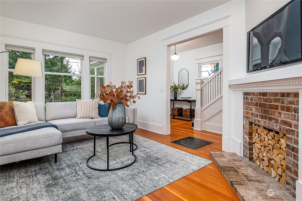 Photo of 1618 10th Ave Ave W, Seattle, WA 98119 (MLS # 2189776)