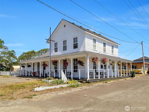 Photo of 1401 Bay Avenue, Ocean Park, WA 98640 (MLS # 2436105)