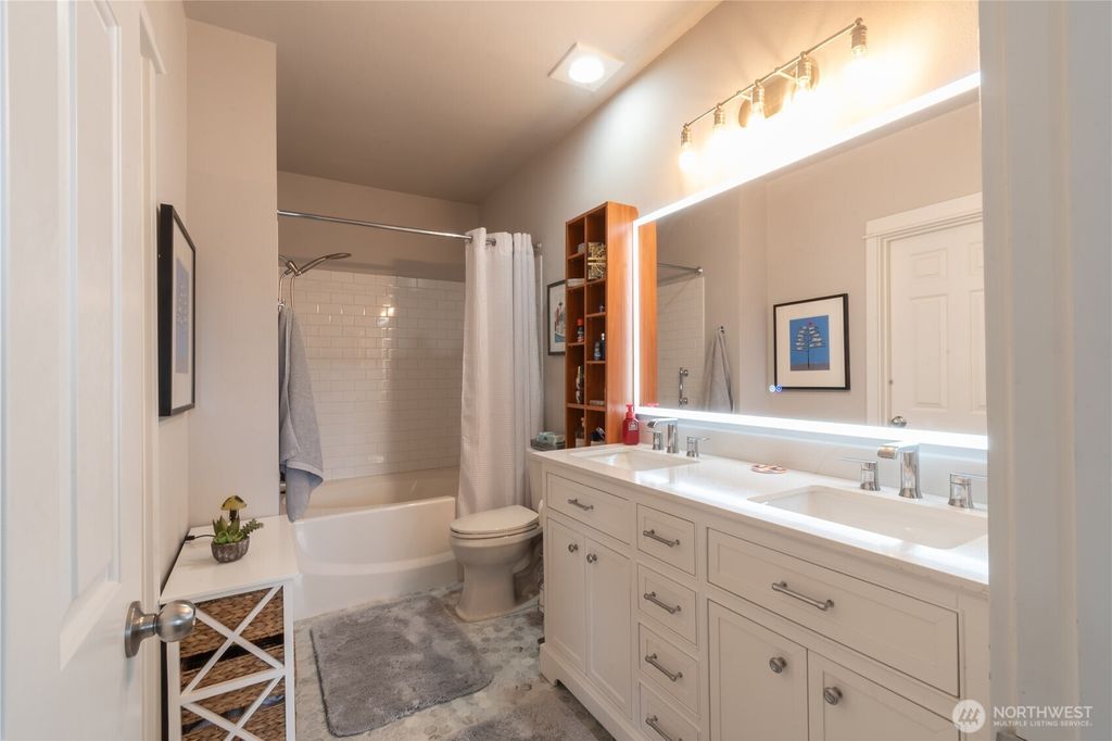 Photo of 15026 40th Avenue W #2-401, Lynnwood, WA 98087 (MLS # 2417111)