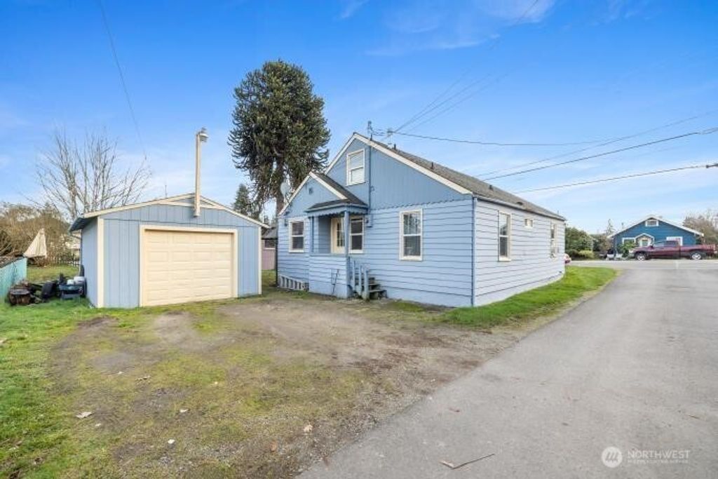 Photo of 3013 19th Street, Everett, WA 98201 (MLS # 2471042)