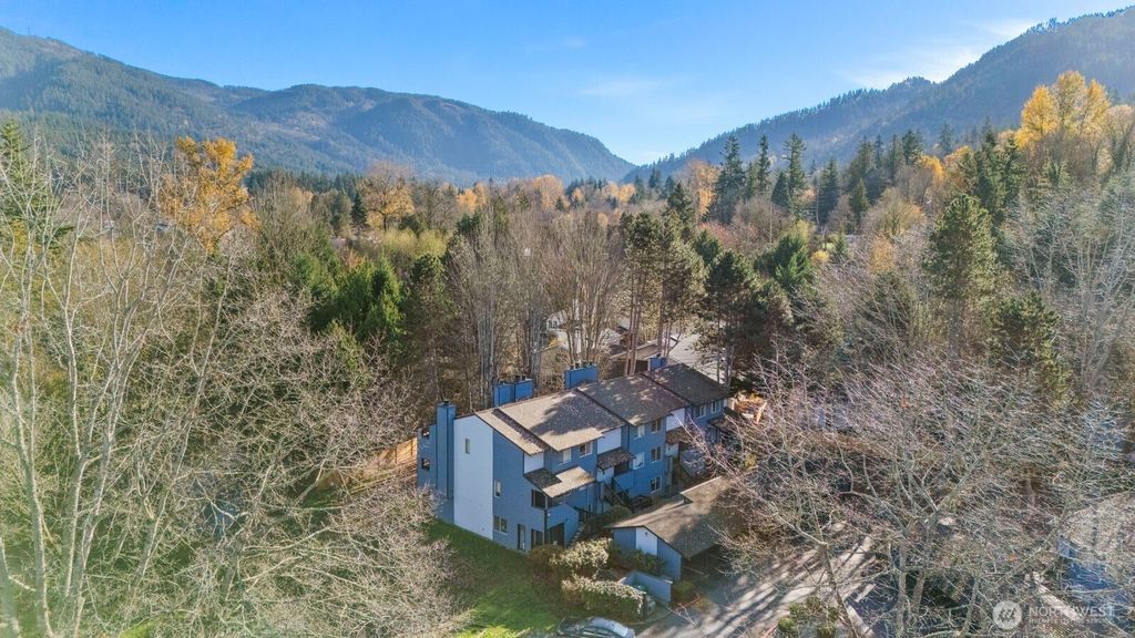 Photo of 170 Newport Way Way NW #D32, Issaquah, WA 98027 (MLS # 2454938)