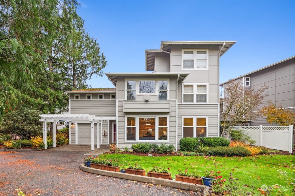 Photo of 22540 SE 37th Terrace #(1405), Issaquah, WA 98029 (MLS # 2306874)