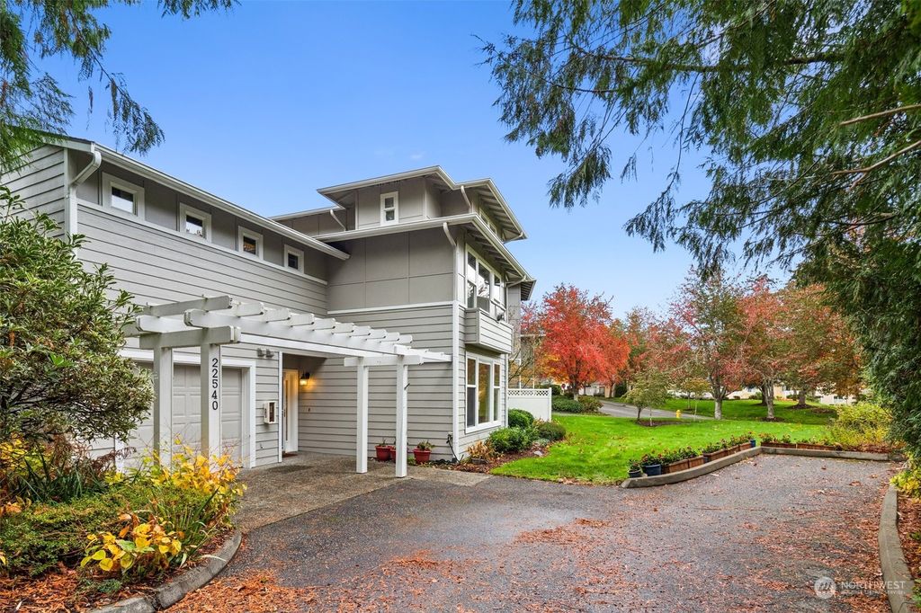 Photo of 22540 SE 37th Terrace #(1405), Issaquah, WA 98029 (MLS # 2306874)