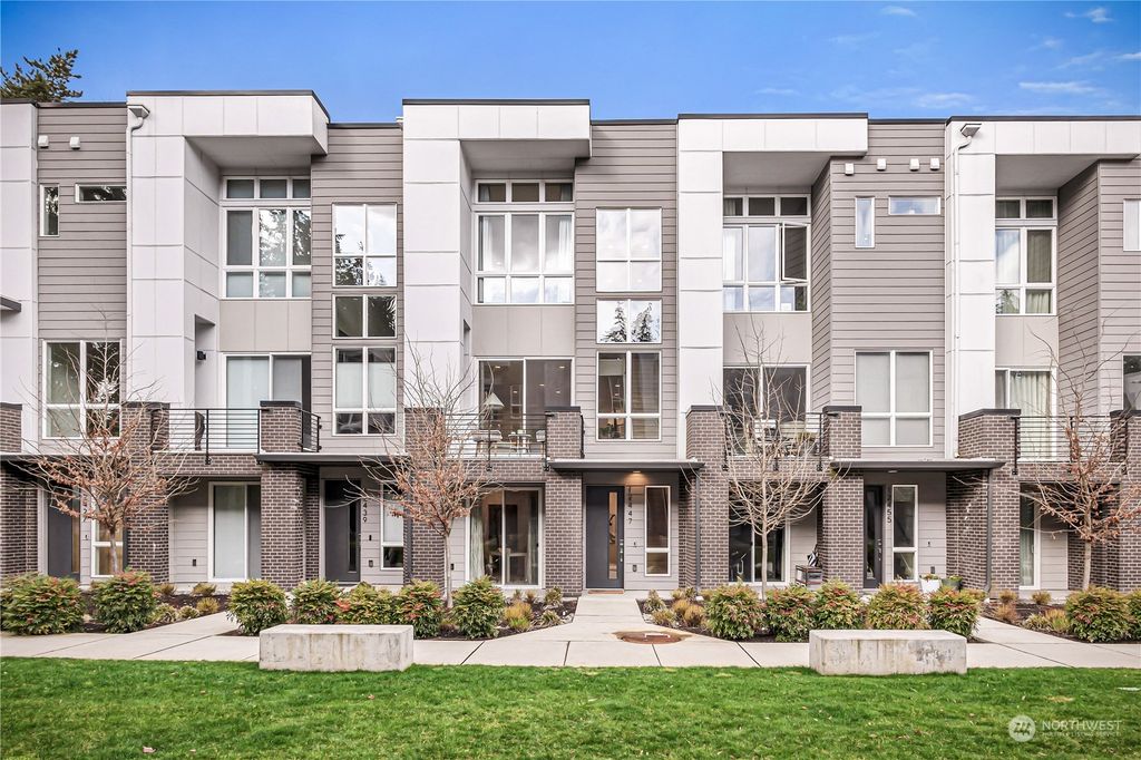 Photo of 12447 NE 11th Lane #B5, Bellevue, WA 98005 (MLS # 2045891)