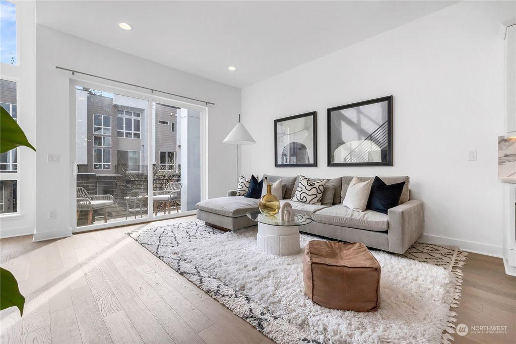 Photo of 12447 NE 11th Lane #B5, Bellevue, WA 98005 (MLS # 2045891)