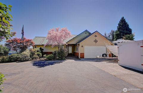 Photo of 440 Fredrickson RD, Woodland, WA 98674 (MLS # 2518352)