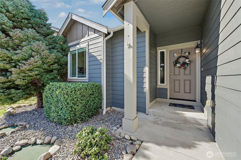 10005 Cochrane Avenue SE