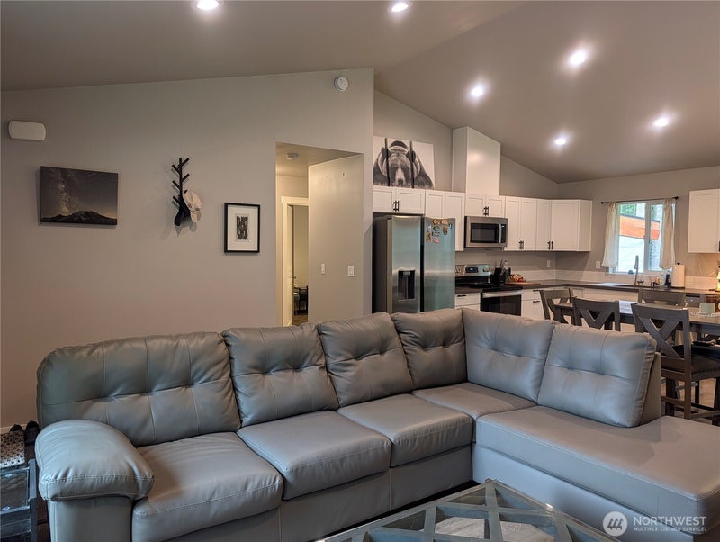 50 E Ketron Place E