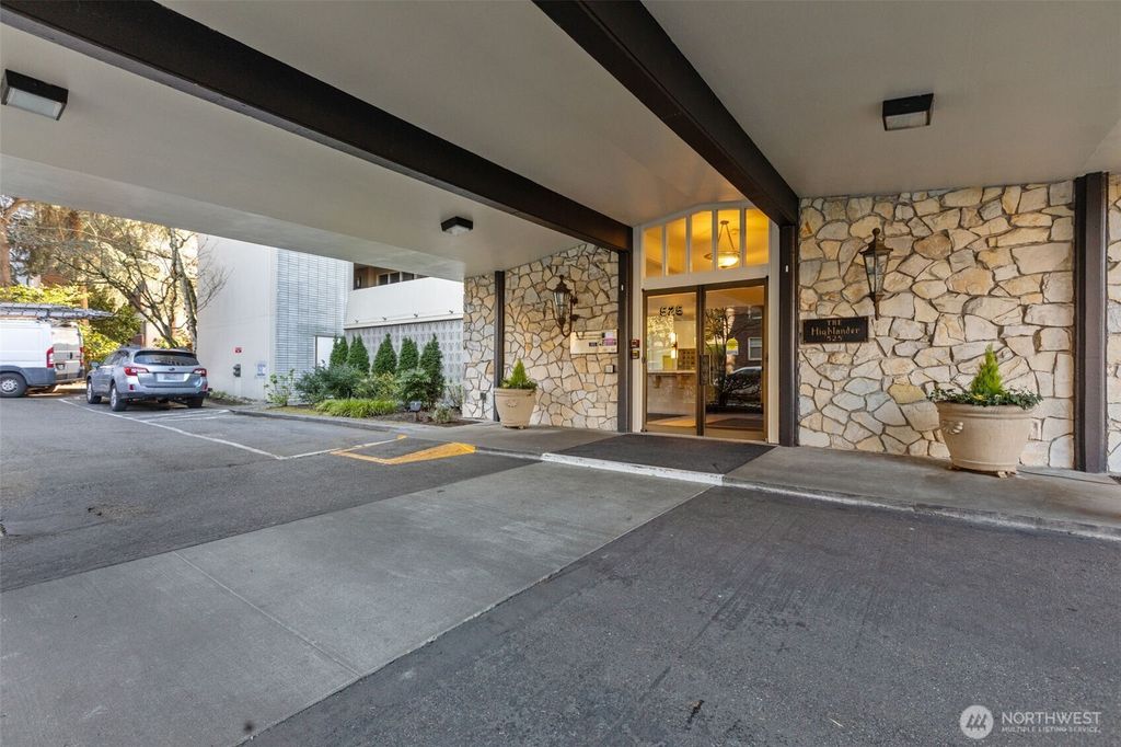 Photo of 525 Belmont Avenue E #7A, Seattle, WA 98102 (MLS # 2519400)