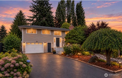 Photo of 20023 6th Avenue S, Des Moines, WA 98198 (MLS # 2570226)