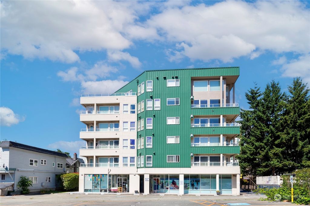Photo of 4528 8th Avenue NE #5C, Seattle, WA 98105 (MLS # 2329904)