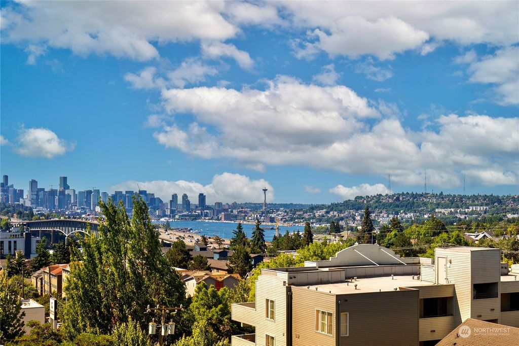 Photo of 4528 8th Avenue NE #5C, Seattle, WA 98105 (MLS # 2329904)