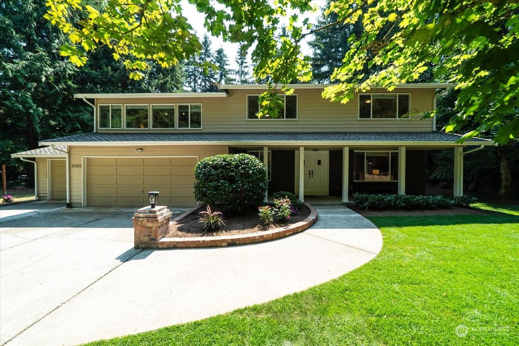 Photo of 13825 NE 48th Place, Bellevue, WA 98005 (MLS # 2275978)