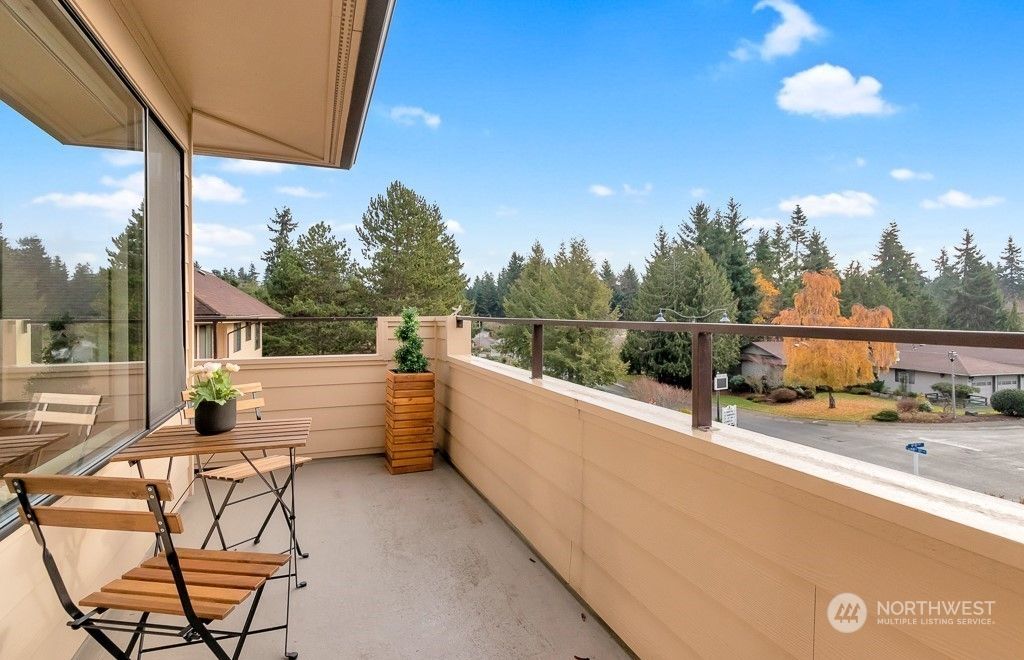 Photo of 910 S 248th Street #5, Des Moines, WA 98198 (MLS # 2184048)