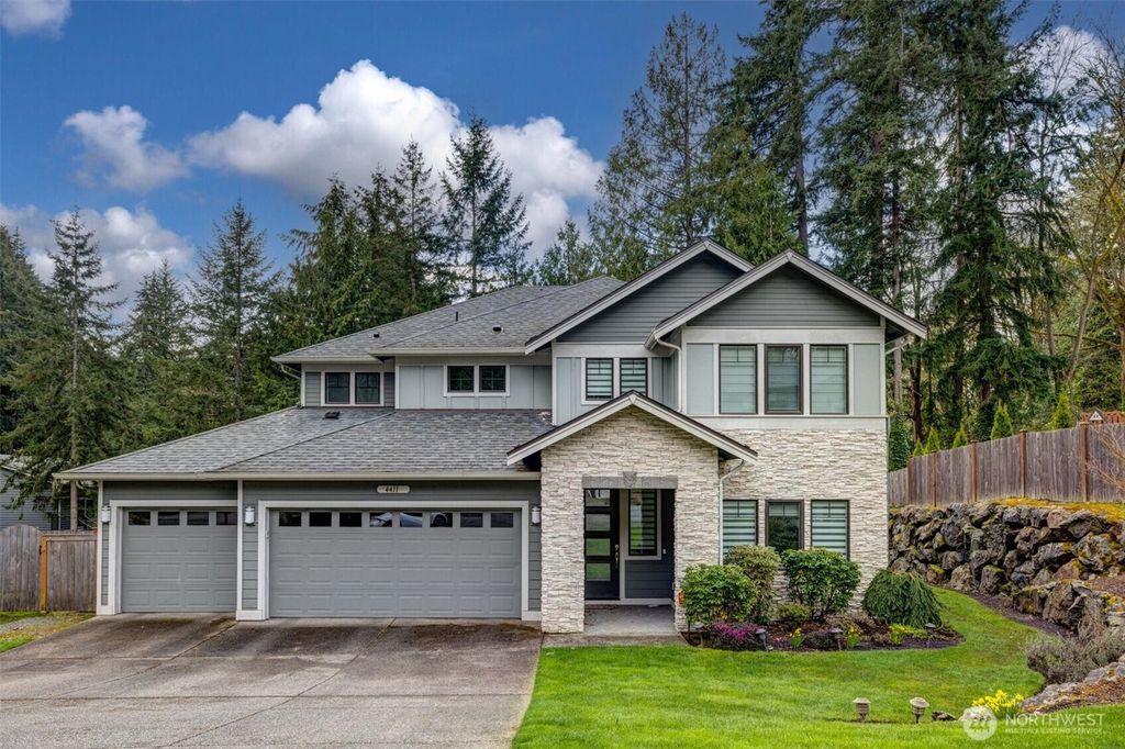 Photo of 4411 NE 189th Place, Lake Forest Park, WA 98155 (MLS # 2353272)