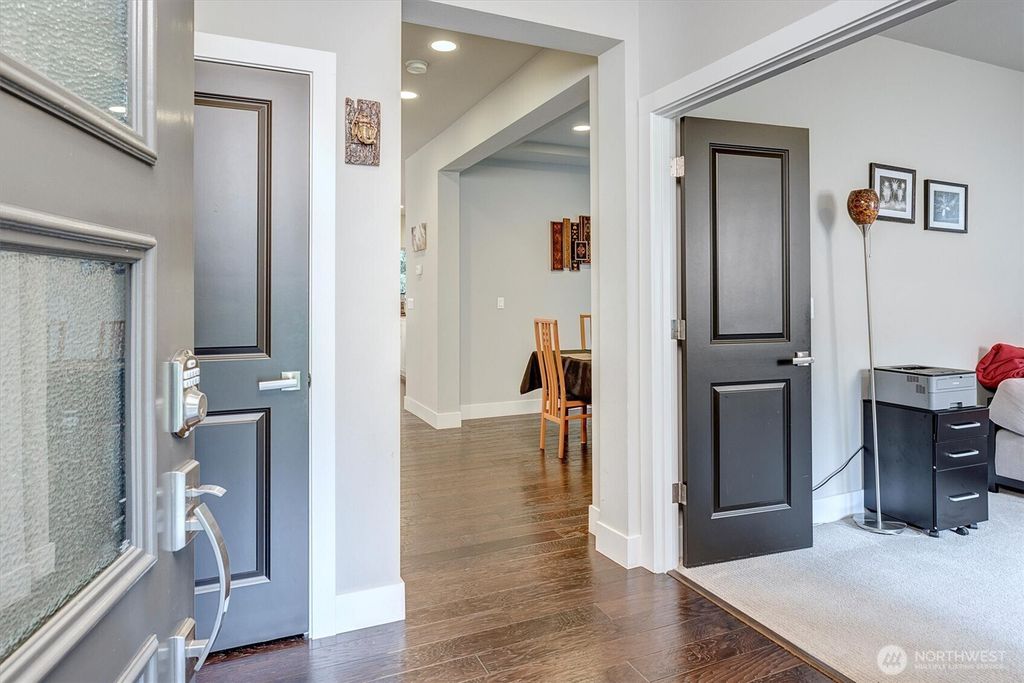 Photo of 4411 NE 189th Place, Lake Forest Park, WA 98155 (MLS # 2353272)