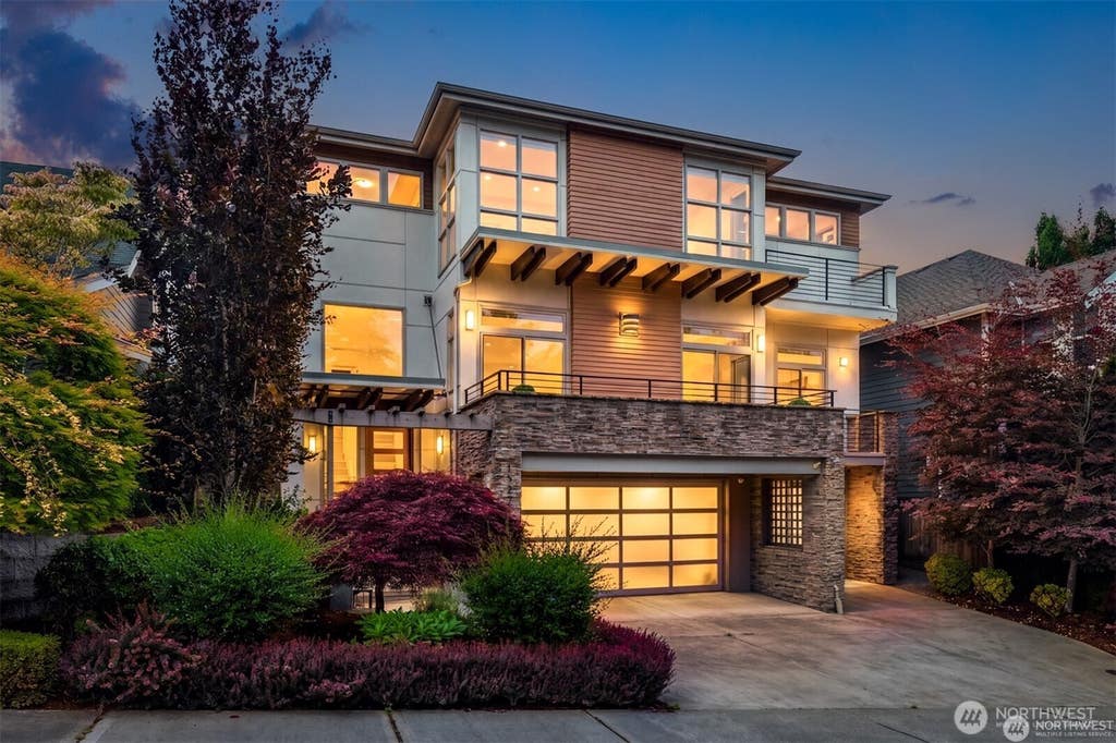 Photo of 1527 Lyons Avenue NE, Renton, WA 98059 (MLS # 2561796)