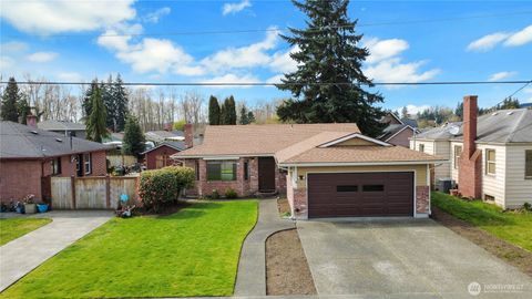 Photo of 314 Alder Avenue, Sumner, WA 98390 (MLS # 2500887)
