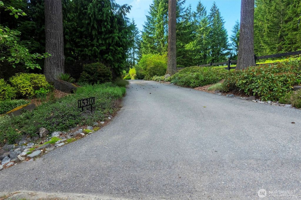 Photo of 15310 NE 166th Lane, Woodinville, WA 98072 (MLS # 2371727)