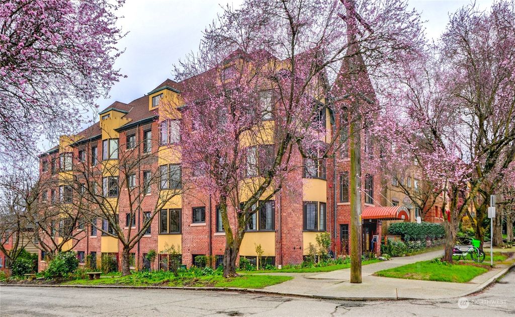 Photo of 1101 17th Avenue #406, Seattle, WA 98122 (MLS # 2202928)
