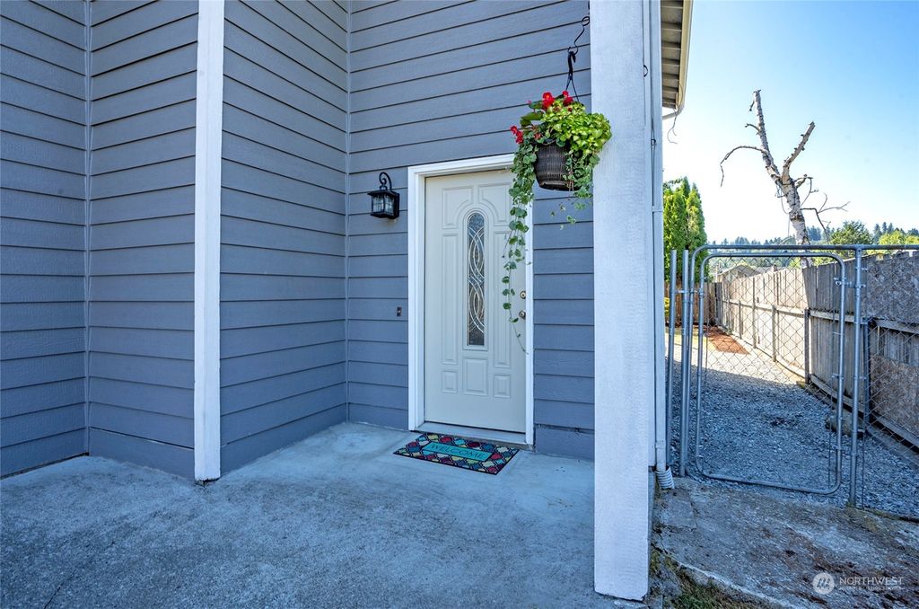 Photo of 441 Washington Boulevard, Algona, WA 98001 (MLS # 2148514)