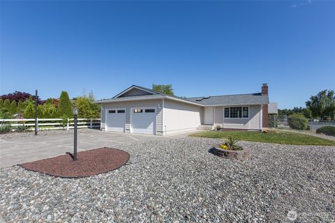 Photo of 872 E Spruce Street, Sequim, WA 98382 (MLS # 2525563)