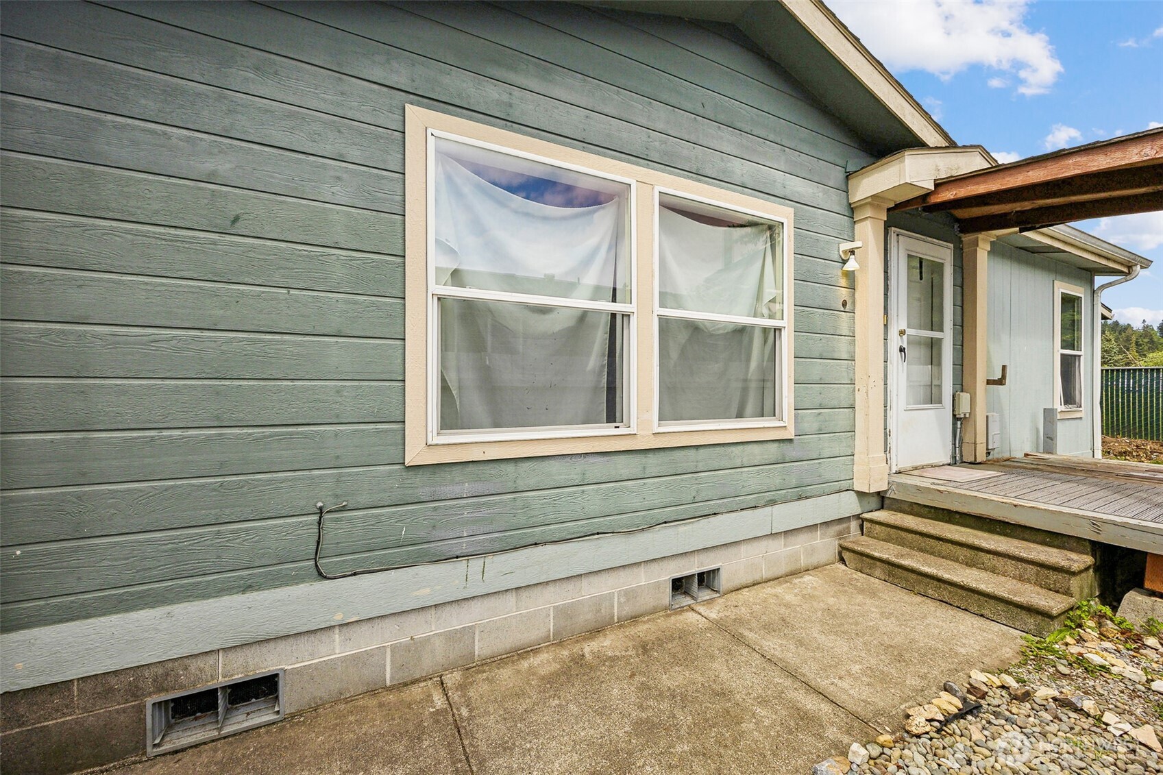 201 W Oakview Avenue 48