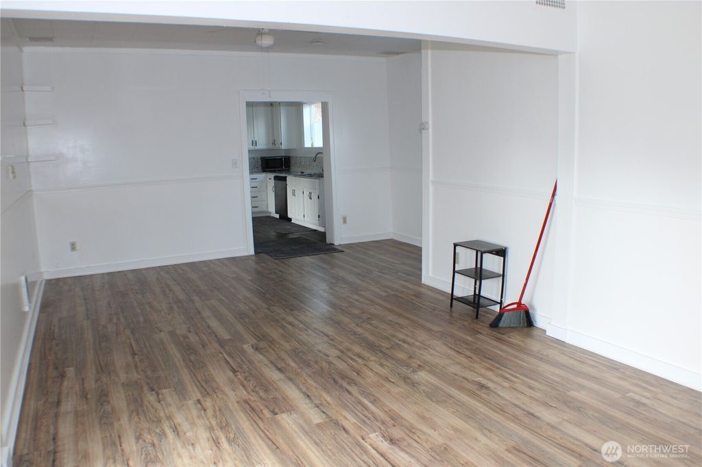 Photo of 1224 4th St St, Cosmopolis, WA 98537 (MLS # 2489427)