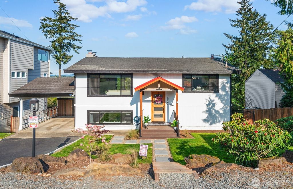 Photo of 16244 9th Avenue SW, Burien, WA 98166 (MLS # 2362784)