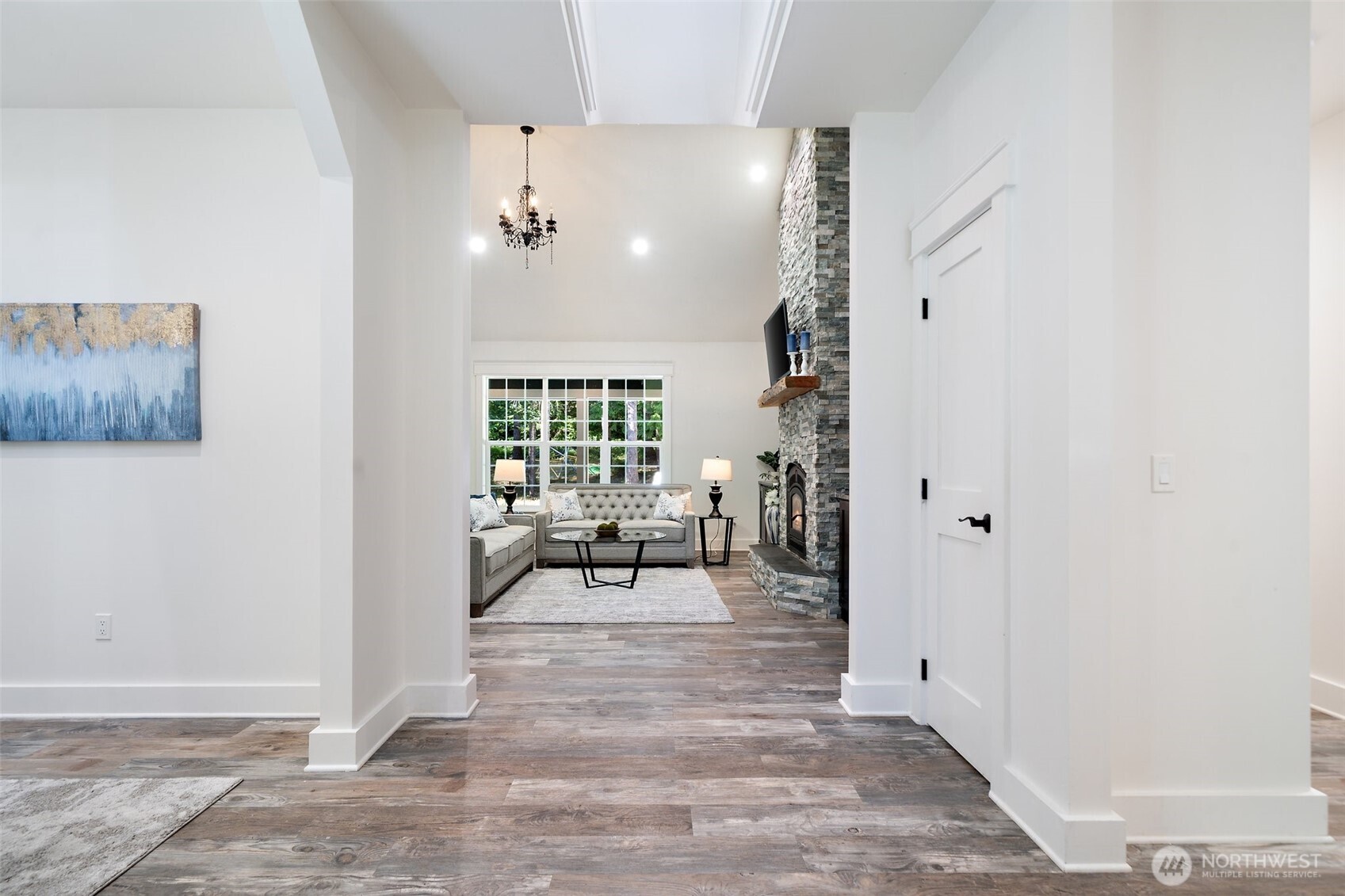 8592 NE Ohman
