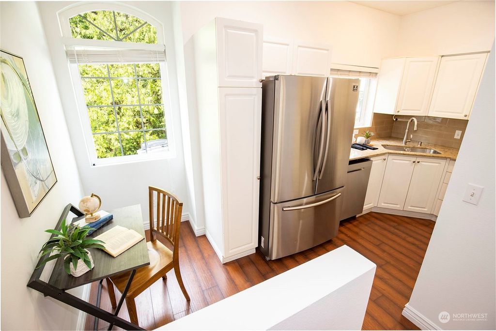 Photo of 6755 SE Cougar Mountain Way #3, Bellevue, WA 98006 (MLS # 2050125)