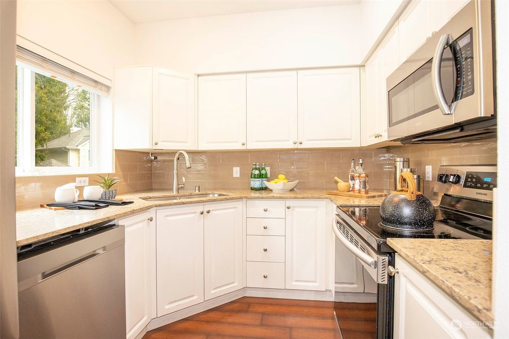 Photo of 6755 SE Cougar Mountain Way #3, Bellevue, WA 98006 (MLS # 2050125)