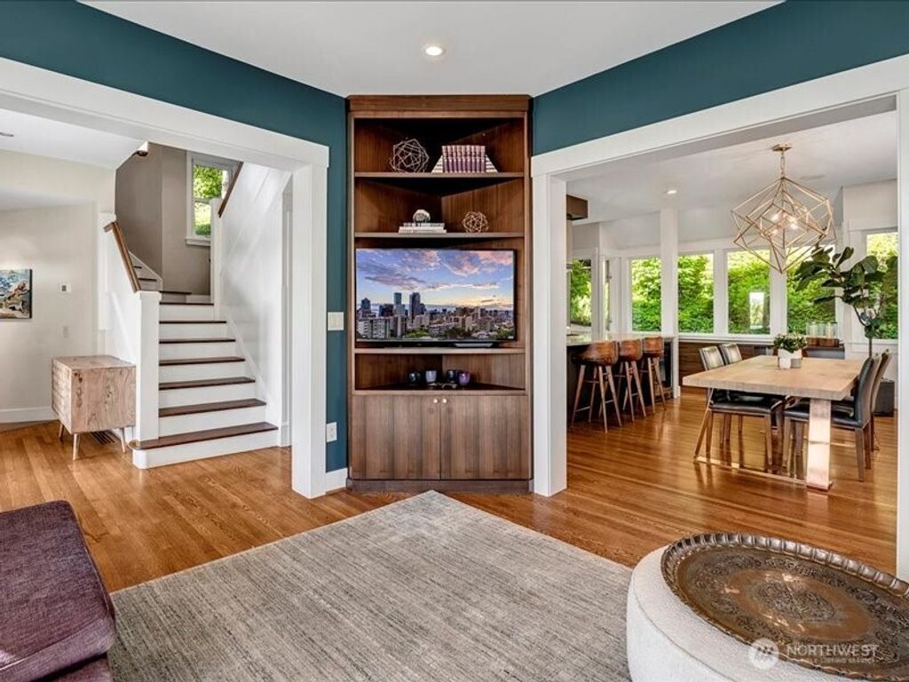 Photo of 1555 Grand Avenue, Seattle, WA 98122 (MLS # 2395979)