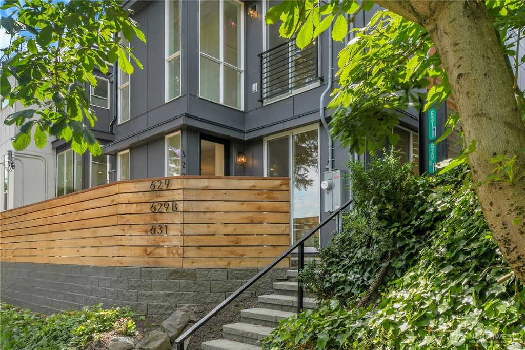 Photo of 629 A W Emerson Avenue, Seattle, WA 98119 (MLS # 2396022)