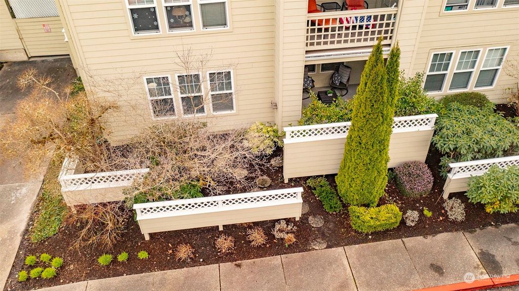 Photo of 4109 224th Lane SE #103, Issaquah, WA 98029 (MLS # 2210156)