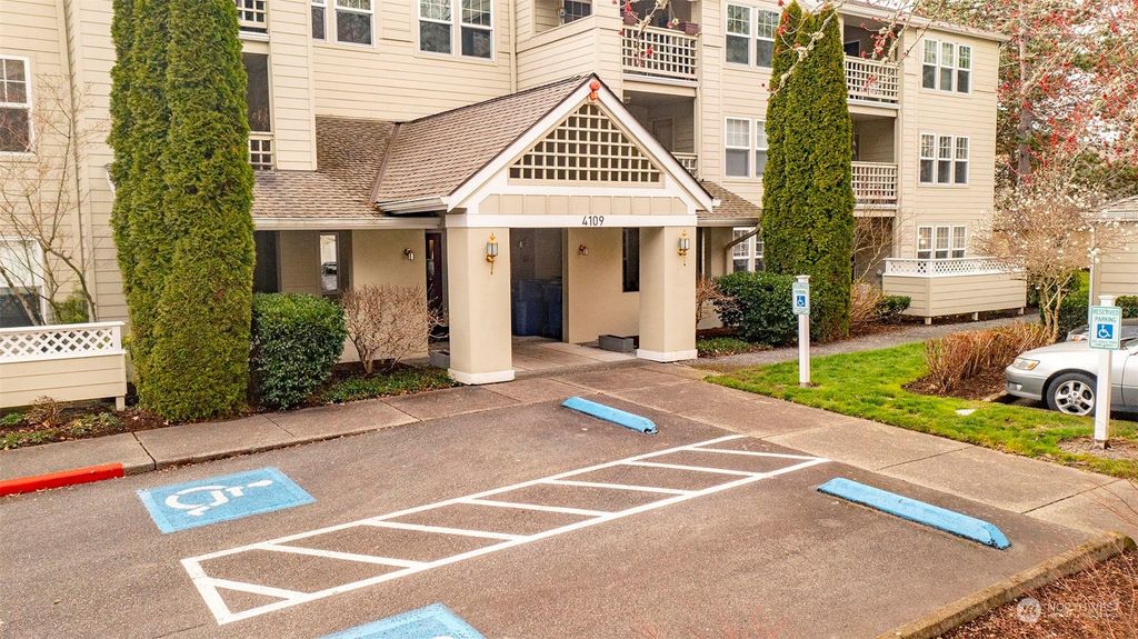 Photo of 4109 224th Lane SE #103, Issaquah, WA 98029 (MLS # 2210156)