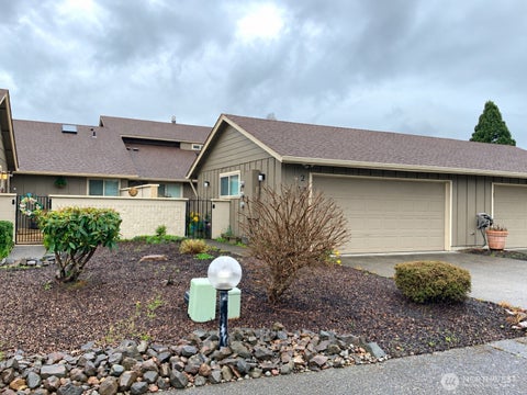 Photo of 575 Peardale Lane #2, Longview, WA 98632 (MLS # 2585097)