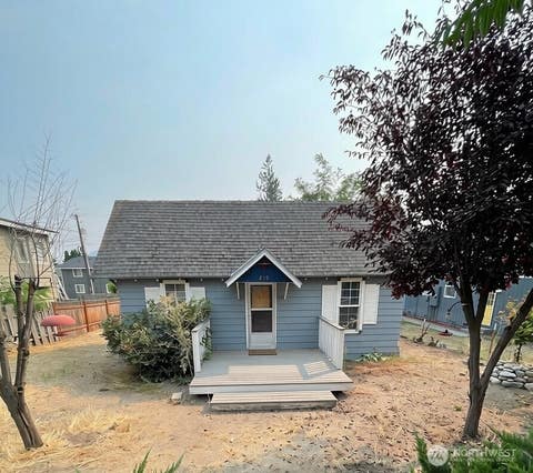 Photo of 219 W Highland Avenue, Chelan, WA 98816 (MLS # 2571721)