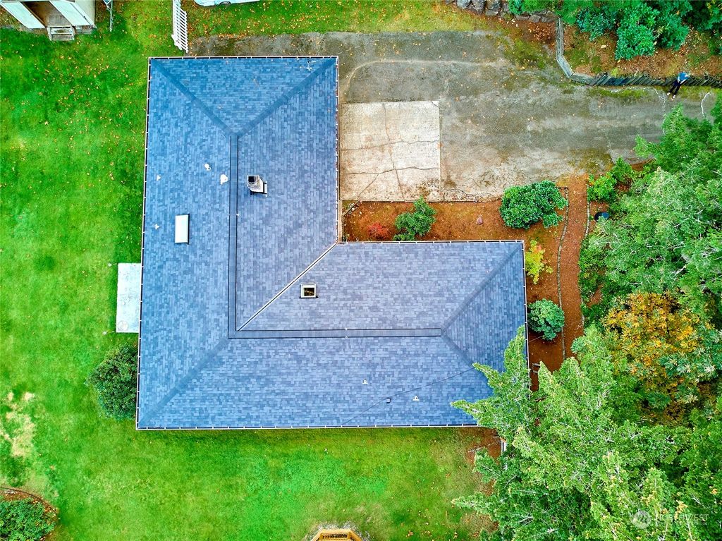 Photo of 2806 247th Avenue SE, Sammamish, WA 98075 (MLS # 2301611)
