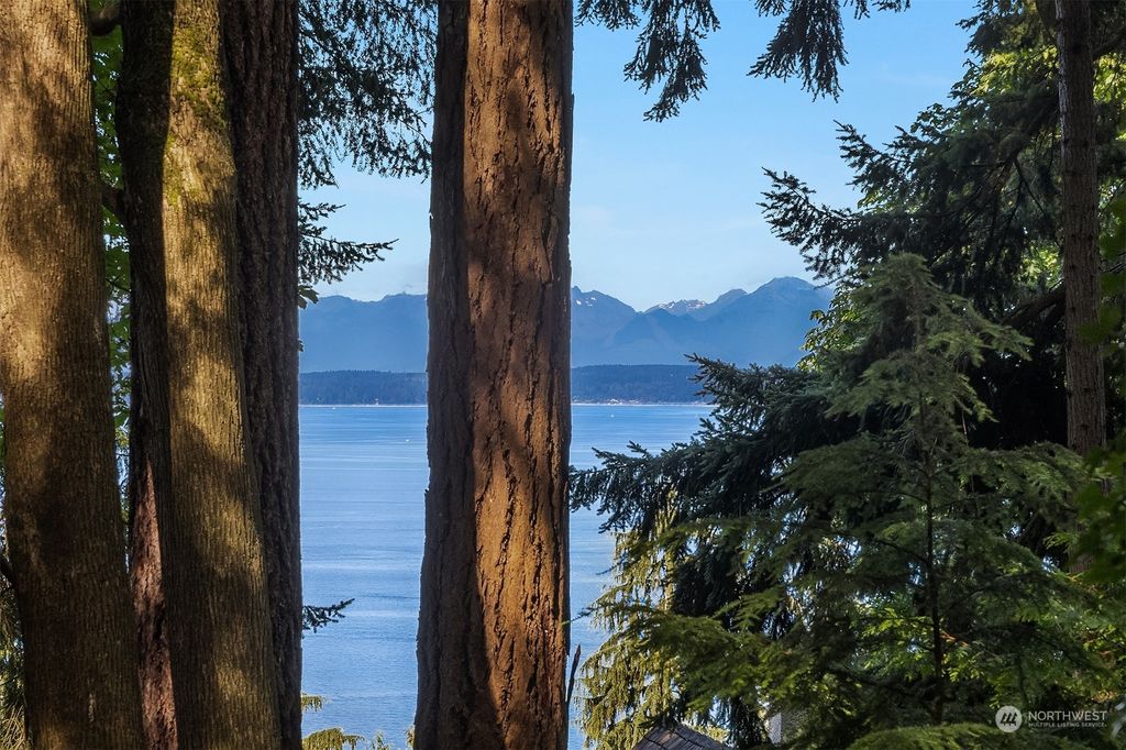 Photo of 62 Madrona Lane, Shoreline, WA 98177 (MLS # 2136148)