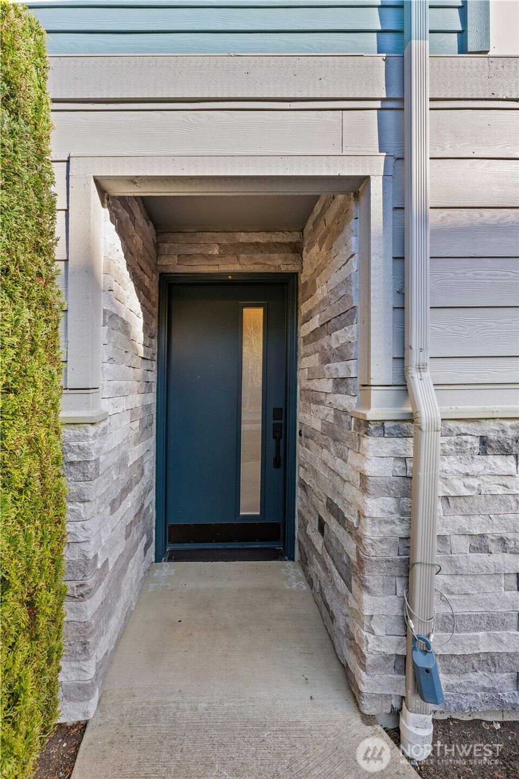 Photo of 17905 35th Avenue SE #B4, Bothell, WA 98012 (MLS # 2504987)