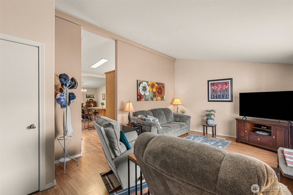 Photo of 1849 Heritage Drive, Wenatchee, WA 98801 (MLS # 2496940)