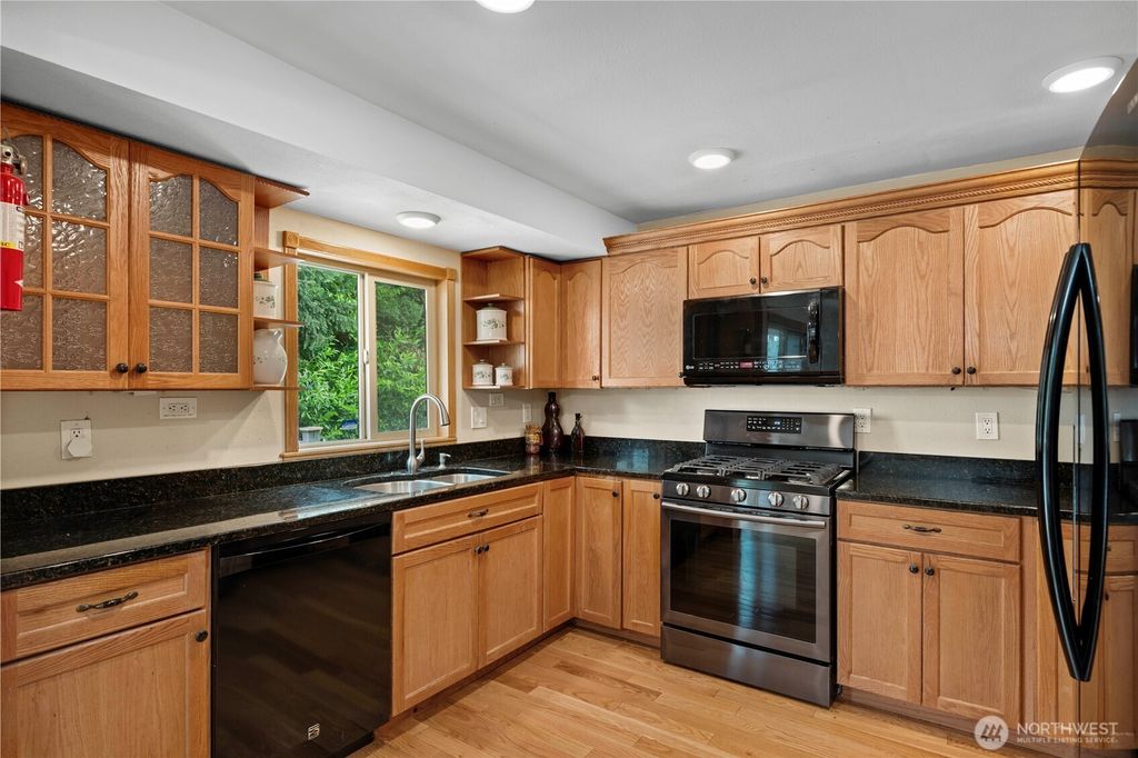 Photo of 25833 131st Place SE, Kent, WA 98030 (MLS # 2531235)