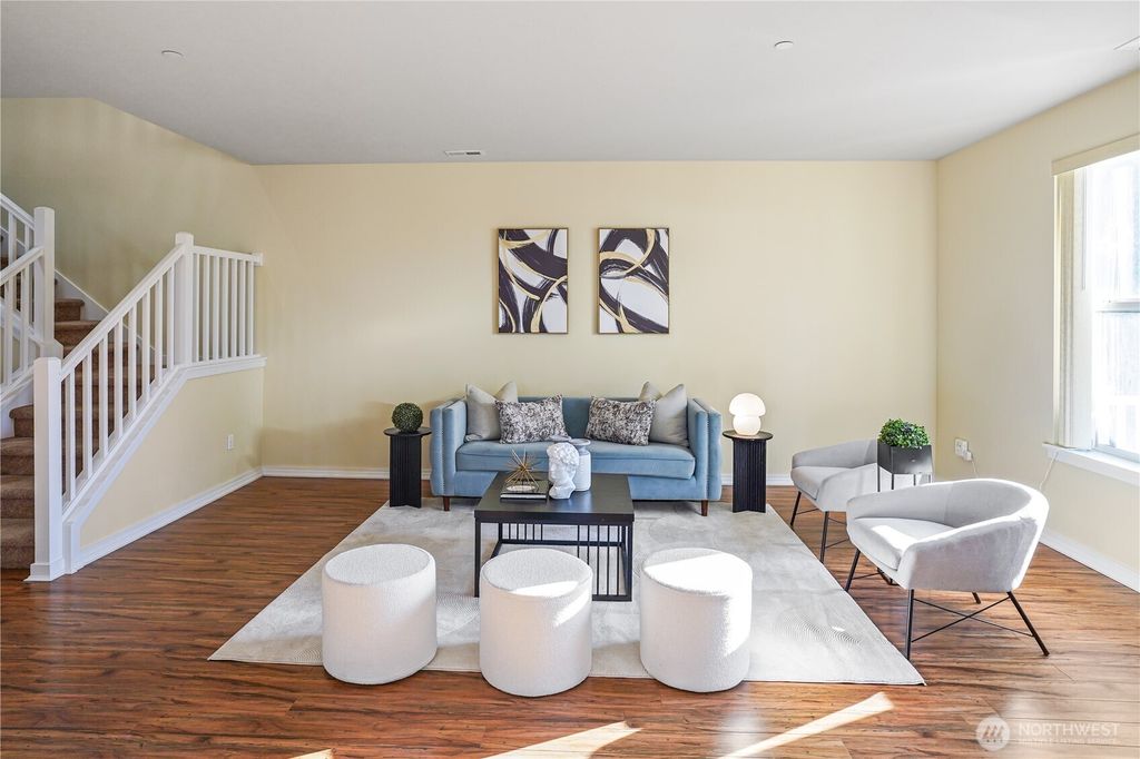 Photo of 1615 Redmond Ct Ct NE, Renton, WA 98055 (MLS # 2469730)