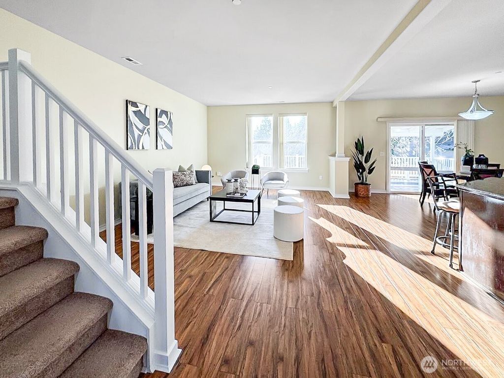 Photo of 1615 Redmond Ct Ct NE, Renton, WA 98055 (MLS # 2469730)