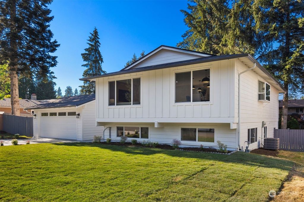 Photo of 14504 NE 65th Street, Redmond, WA 98052 (MLS # 2267456)