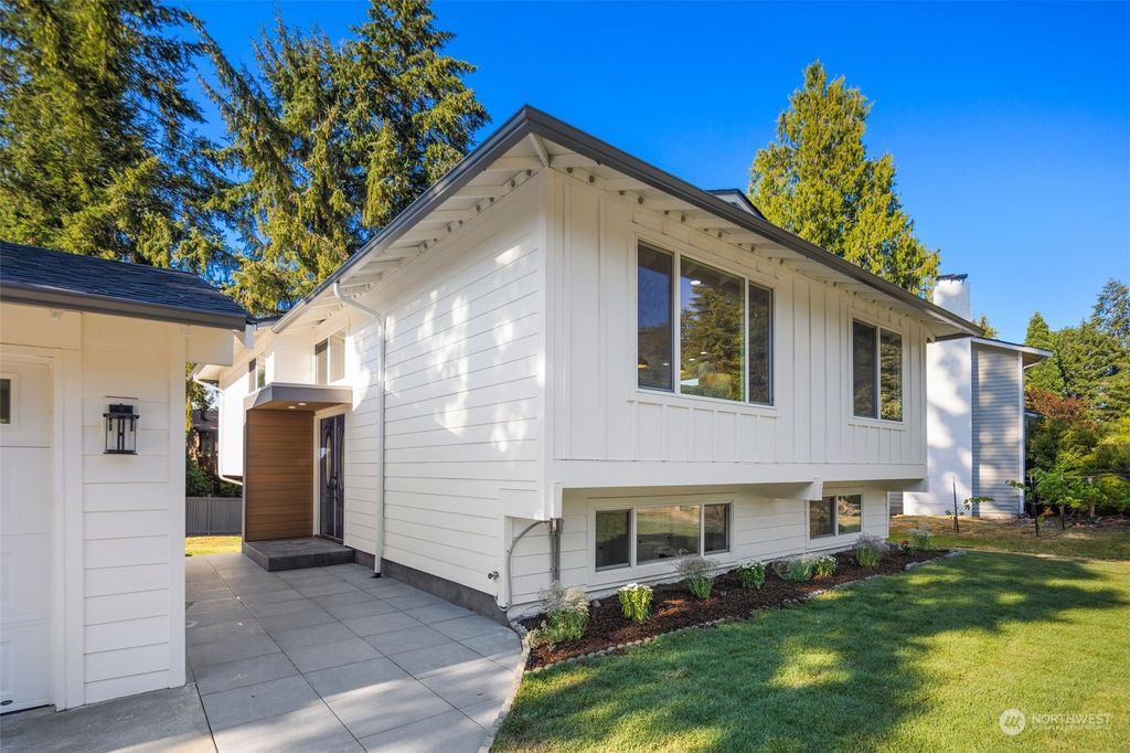 Photo of 14504 NE 65th Street, Redmond, WA 98052 (MLS # 2267456)