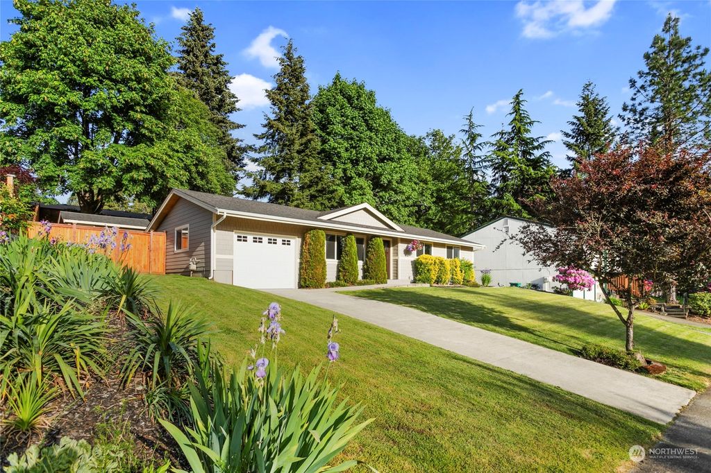 Photo of 10102 162nd Avenue NE, Redmond, WA 98052 (MLS # 2241744)