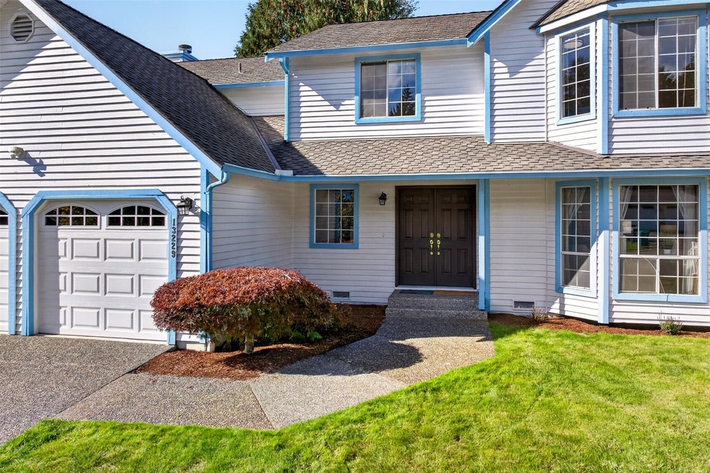 Photo of 13229 174th Avenue NE, Redmond, WA 98052 (MLS # 2595238)