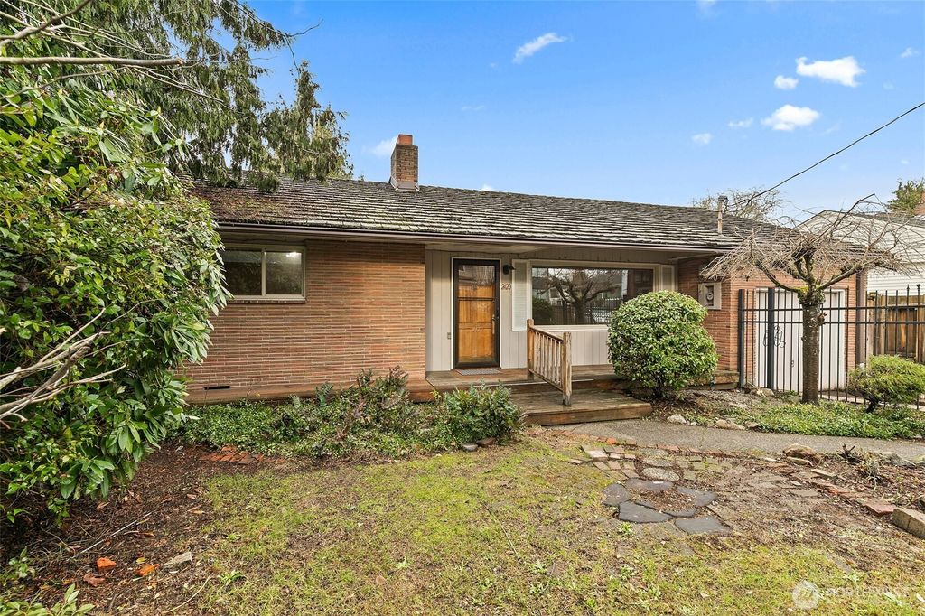 Photo of 2420 S 132nd Street, SeaTac, WA 98168 (MLS # 2457528)